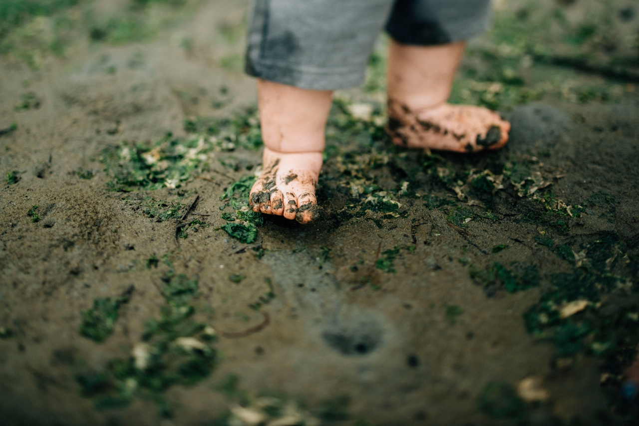 grubby little boy toes